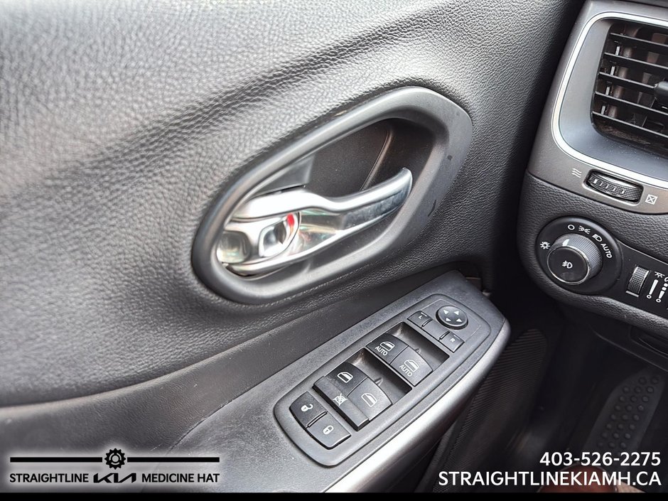 2019 Jeep Cherokee North-10