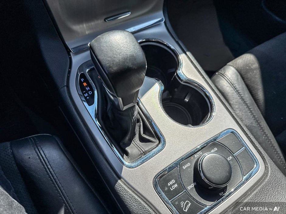 2019 Jeep Grand Cherokee Altitude-19