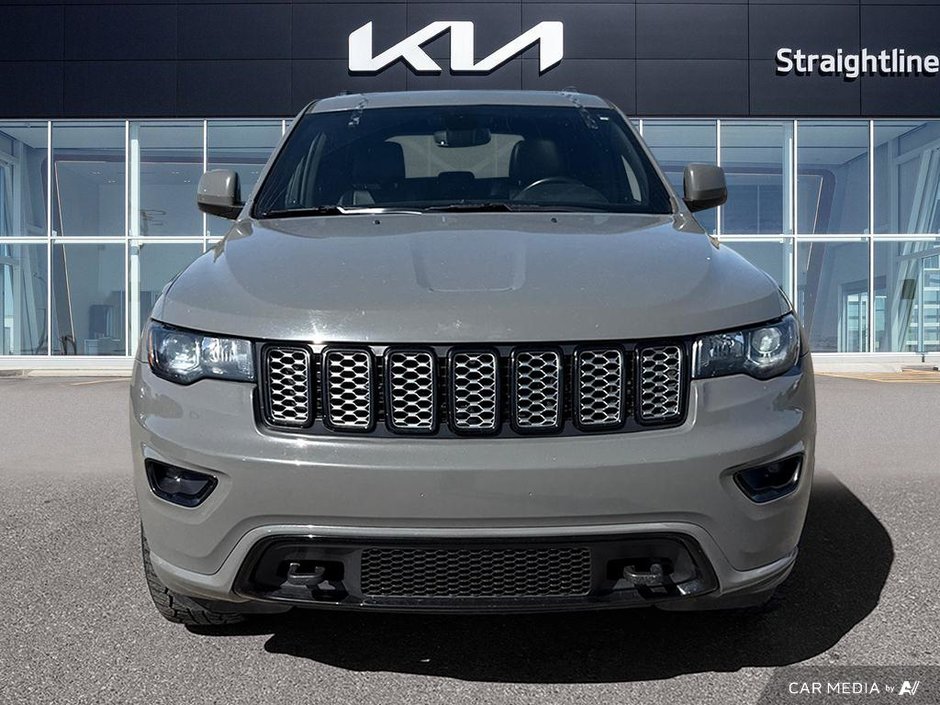 2019 Jeep Grand Cherokee Altitude-1