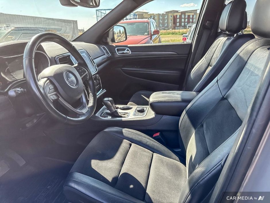 2019 Jeep Grand Cherokee Altitude-23