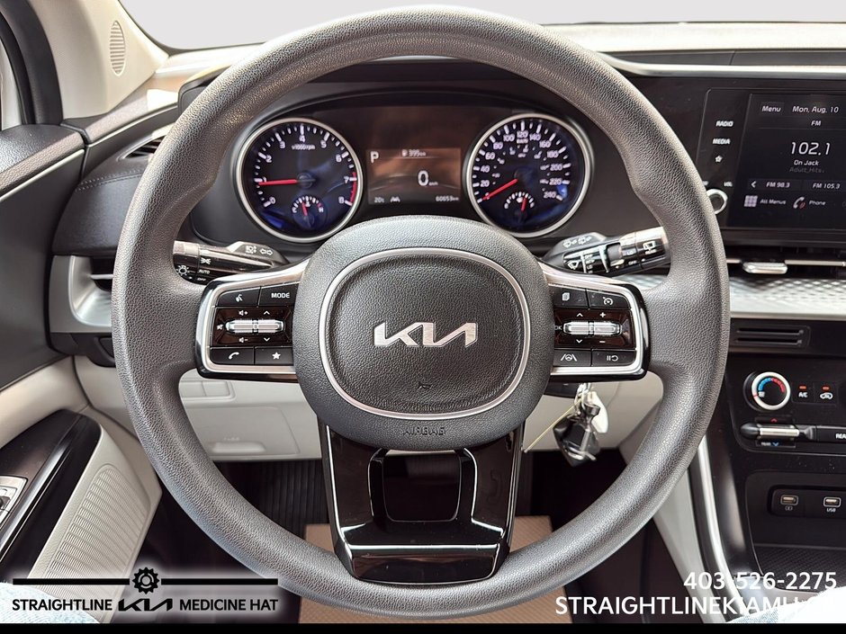 2022 Kia Carnival LX-11