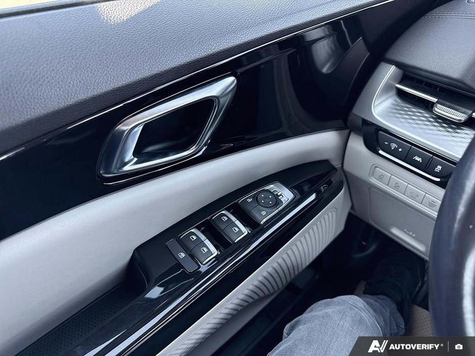 2024 Kia Carnival LX-12