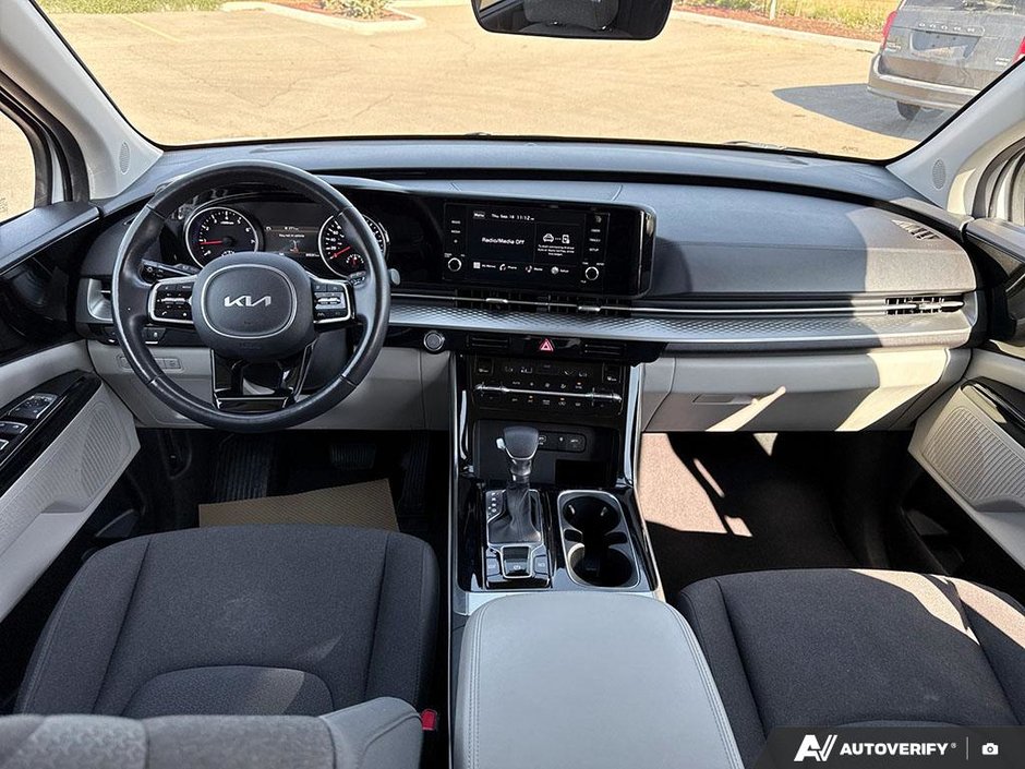 2024 Kia Carnival LX-24