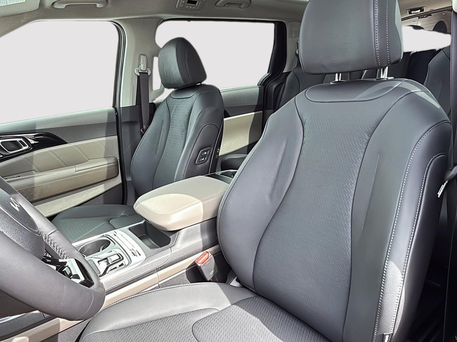 2026 Kia Carnival SX premium features, reliable, spacious cargo, 3rd row seater