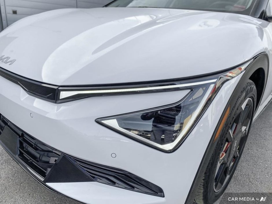 2025 Kia EV6 Land AWD w/ Premium Pkg-9