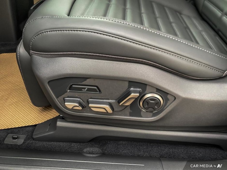 2026 Kia EV9 Land w/ Premium Package-21