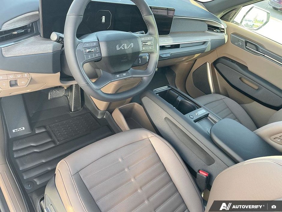 2026 Kia EV9 Land AWD w/ Premium Package-10