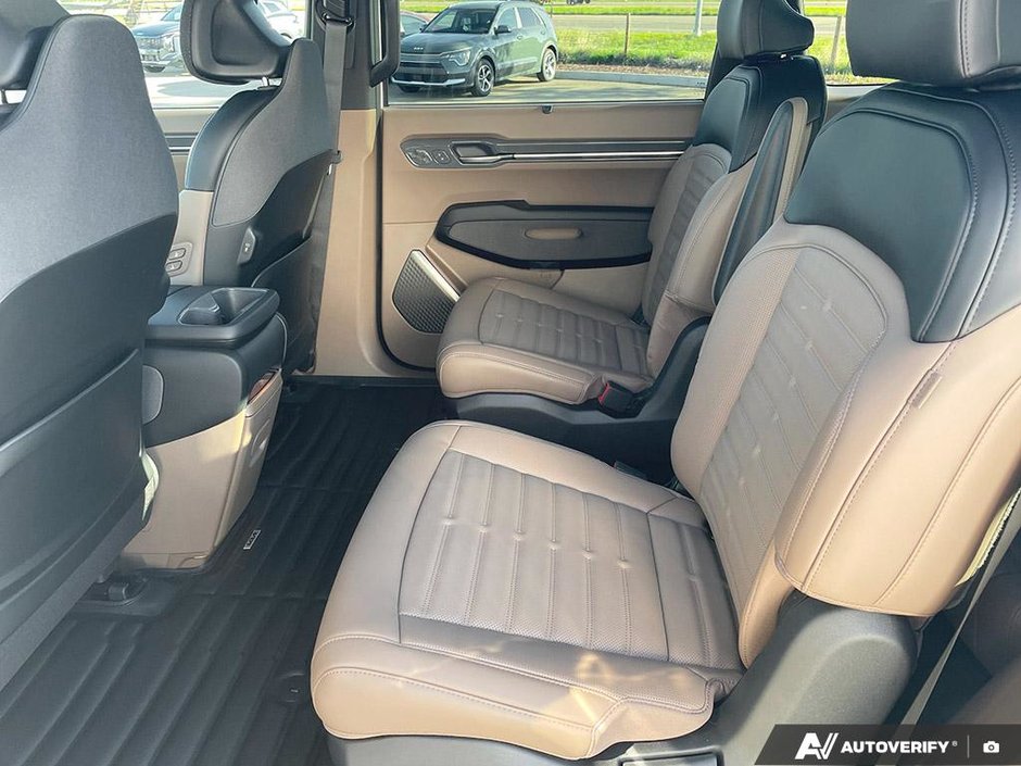 2026 Kia EV9 Land AWD w/ Premium Package-22