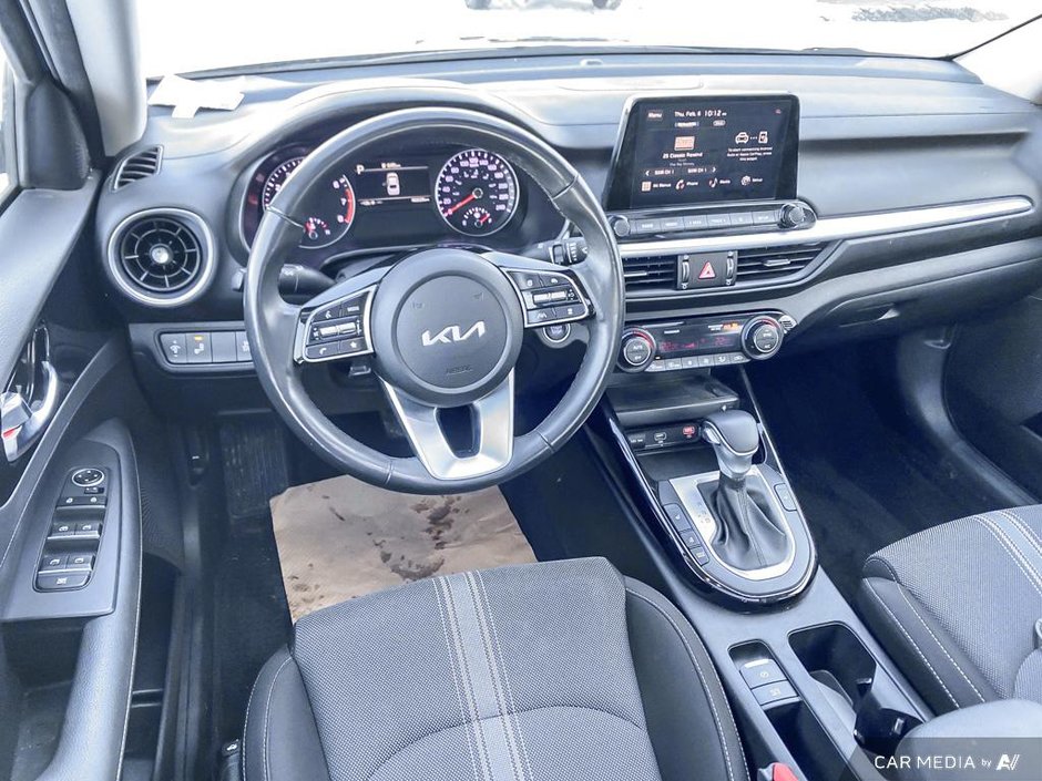 2022 Kia Forte EX Premium-10