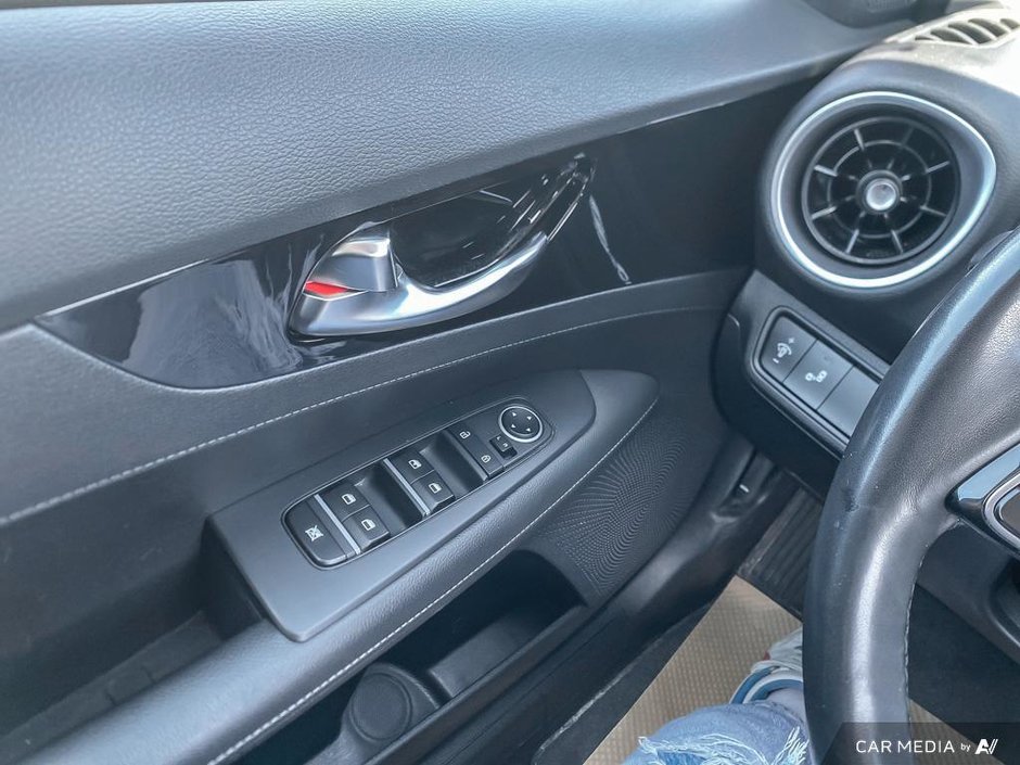 2022 Kia Forte EX-11