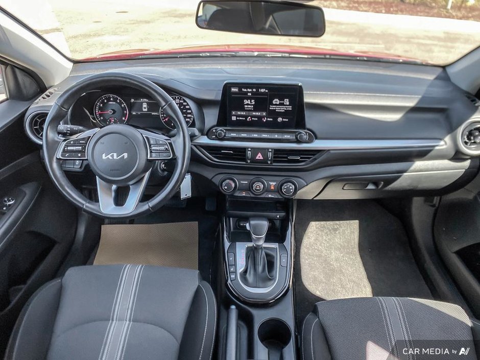 2022 Kia Forte EX-23