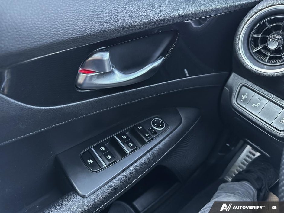 2022 Kia Forte GT-Line-12