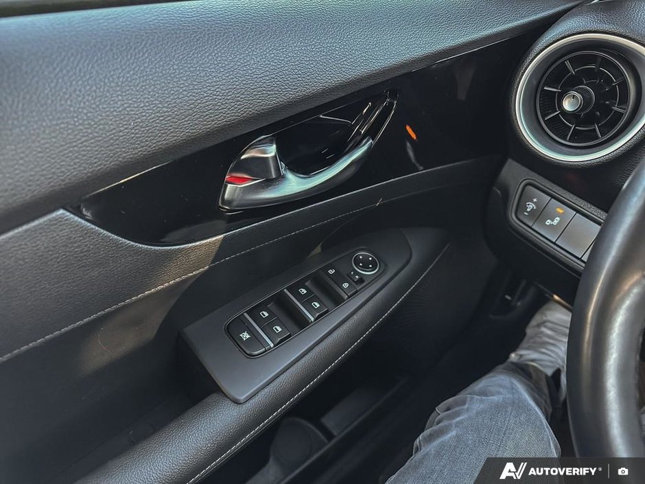 2023 Kia Forte EX+-12