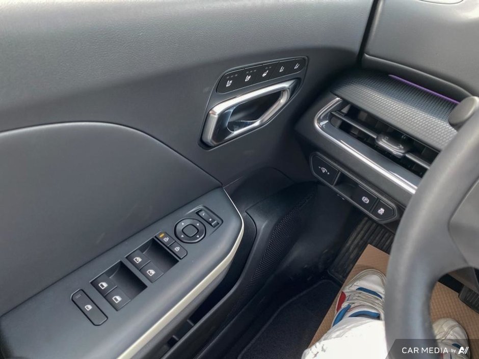 2025 Kia K4 GT-Line Turbo Limited-12