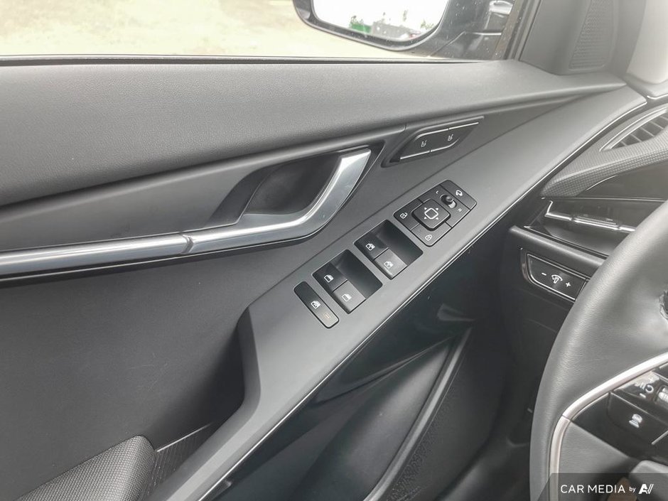 2023 Kia Niro EV Limited-12