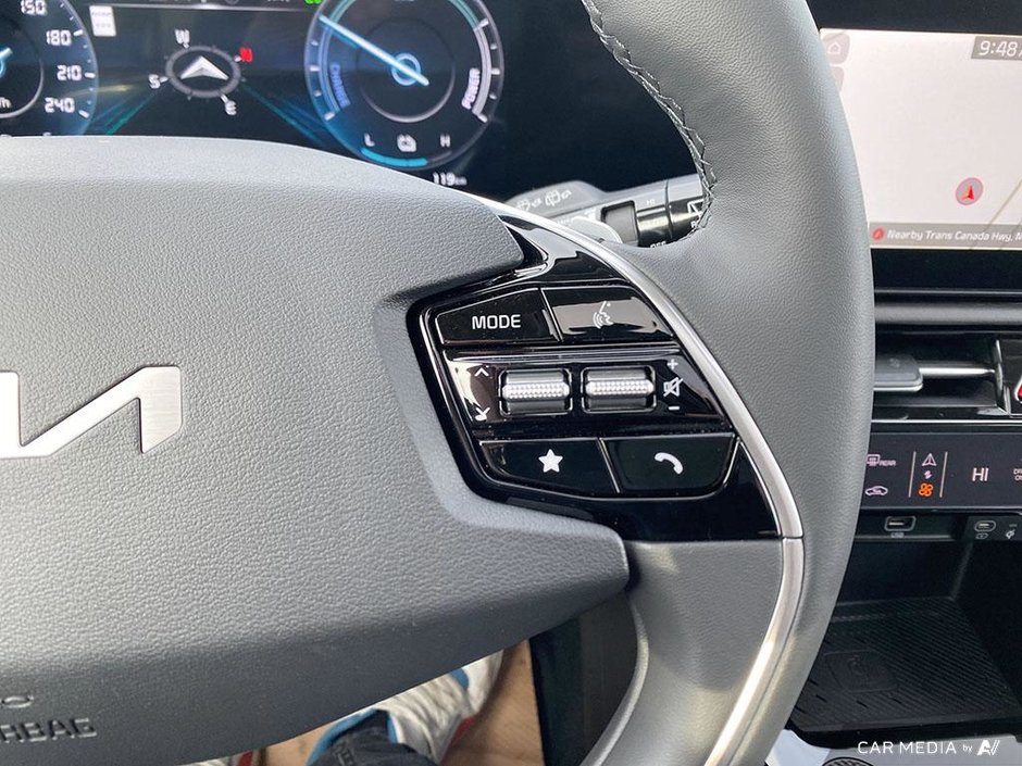 2025 Kia Niro HEV SX-16