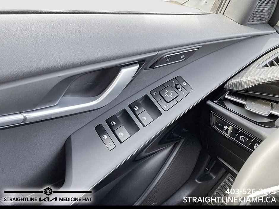 2025 Kia Niro HEV SX-10