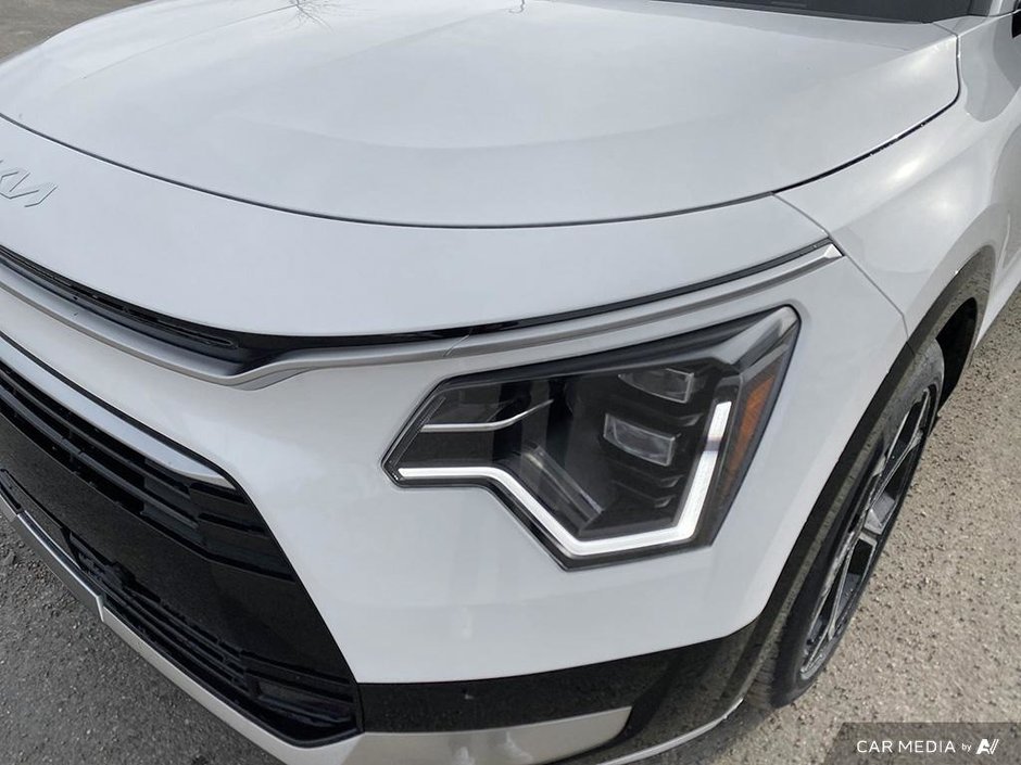 2025 Kia Niro HEV SX-6