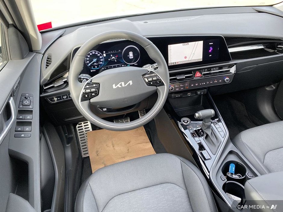 2025 Kia Niro HEV SX-10