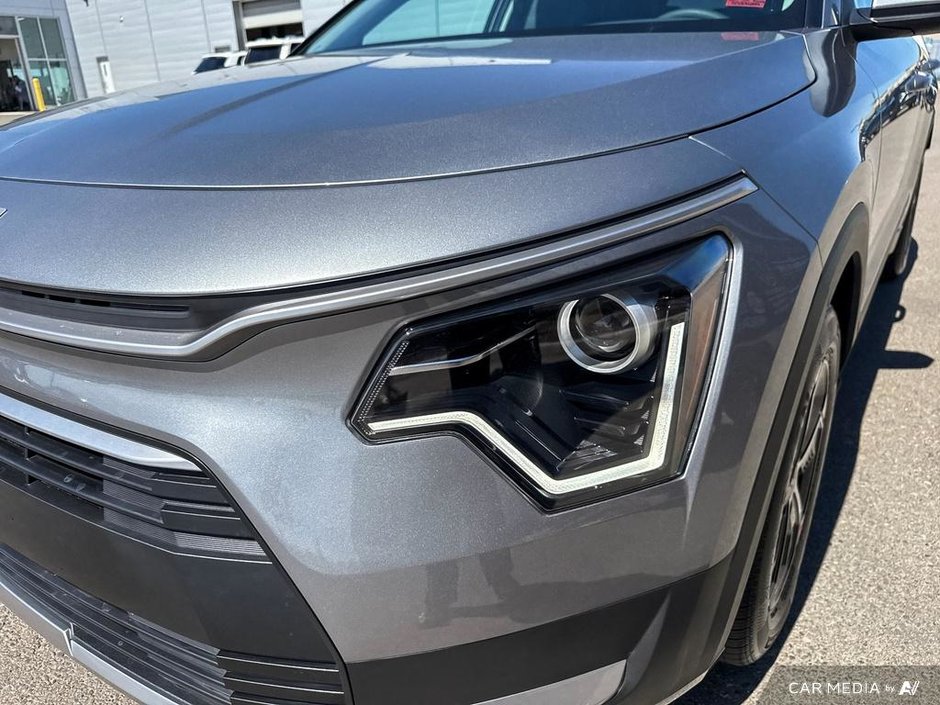 2025 Kia Niro HEV LX-9