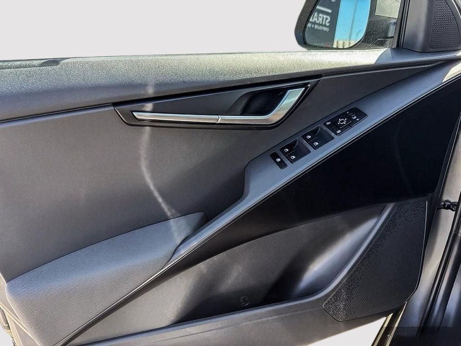 2025 Kia Niro HEV LX-9