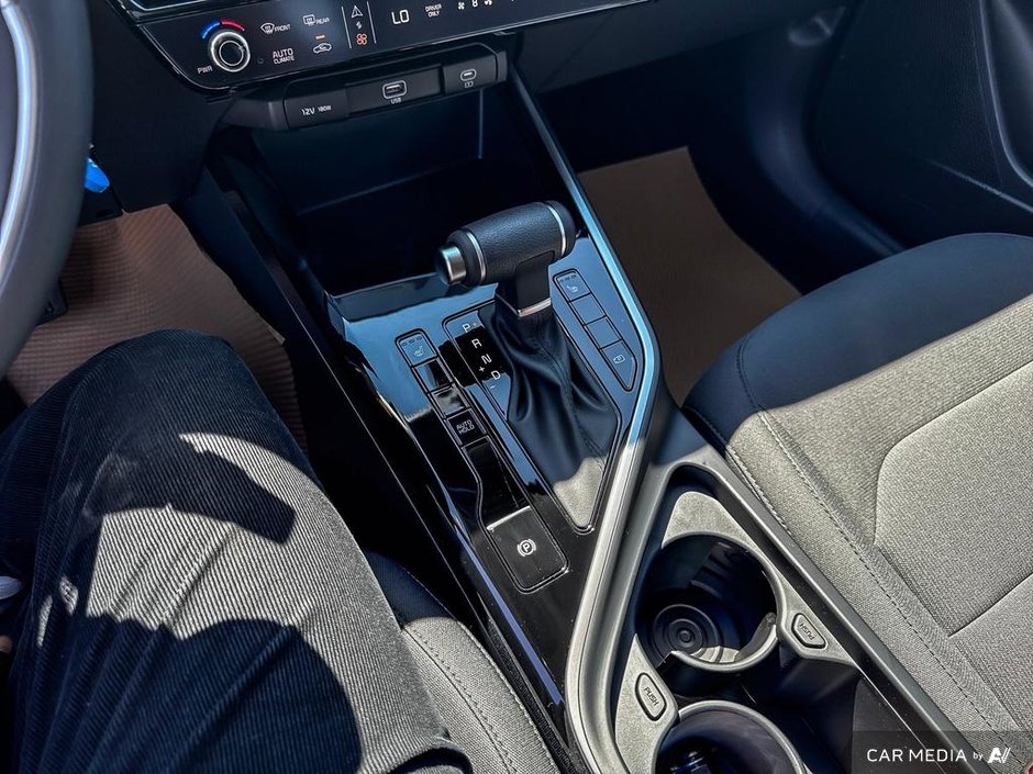 2025 Kia Niro HEV LX-18