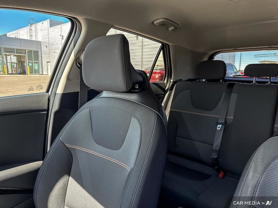 2025 Kia Niro HEV LX-22