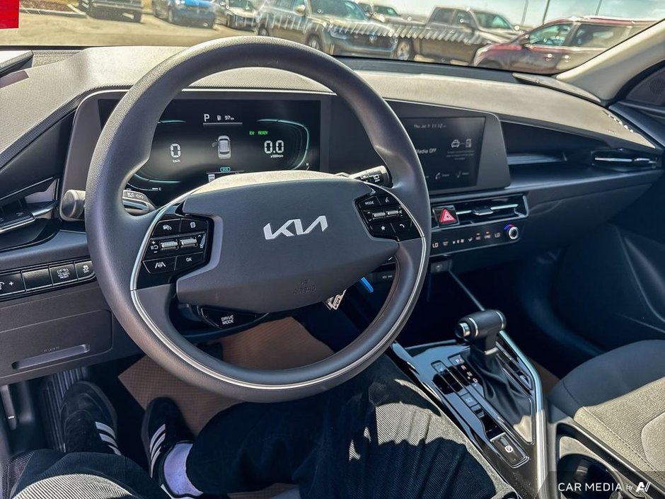 2025 Kia Niro HEV LX-10