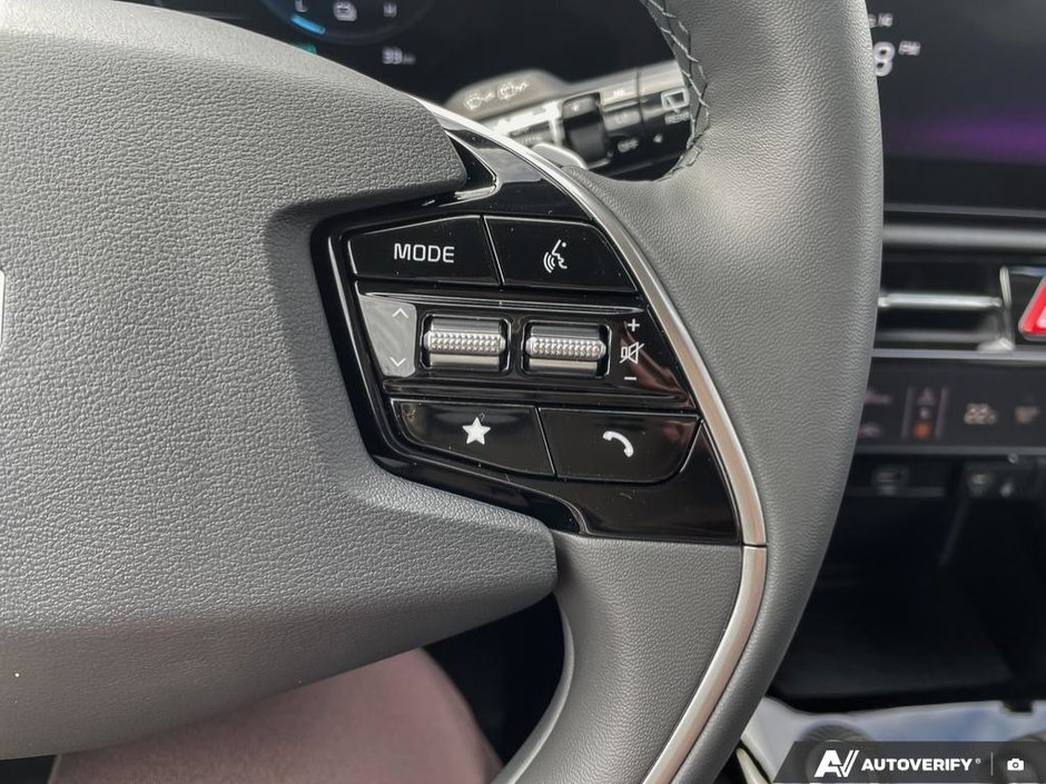 2025 Kia Niro HEV SX-16