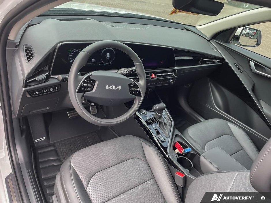 2025 Kia Niro HEV SX-10