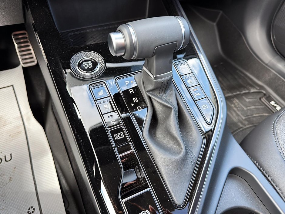 2025 Kia Niro HEV SX-14