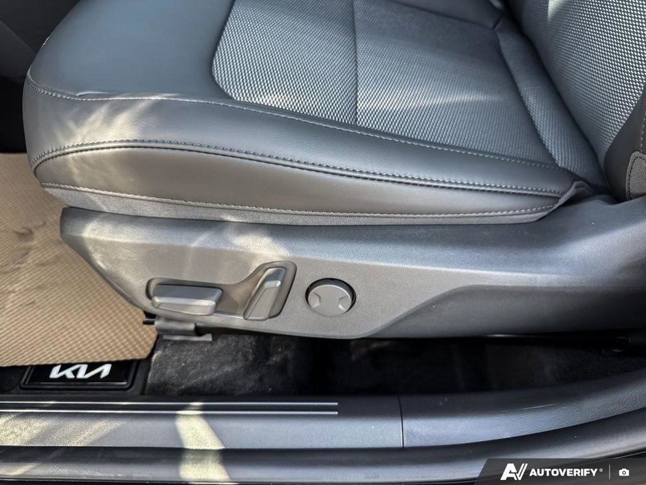 2026 Kia Niro HEV EX Premium-21