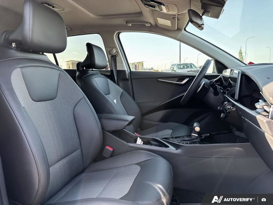 2026 Kia Niro HEV EX Premium-23