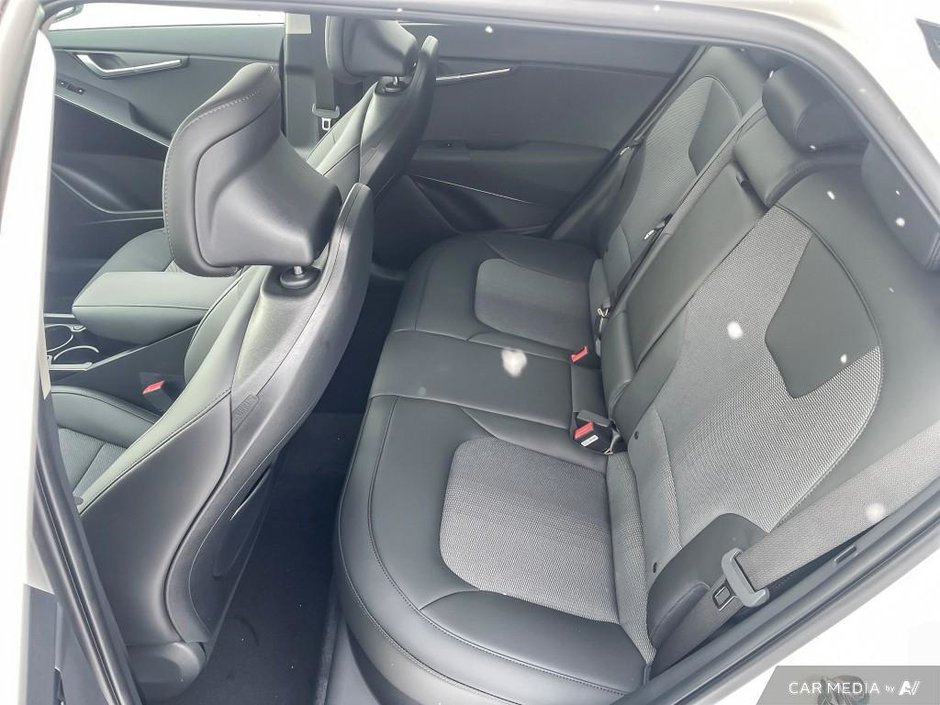 2025 Kia Niro PHEV EX Premium-24