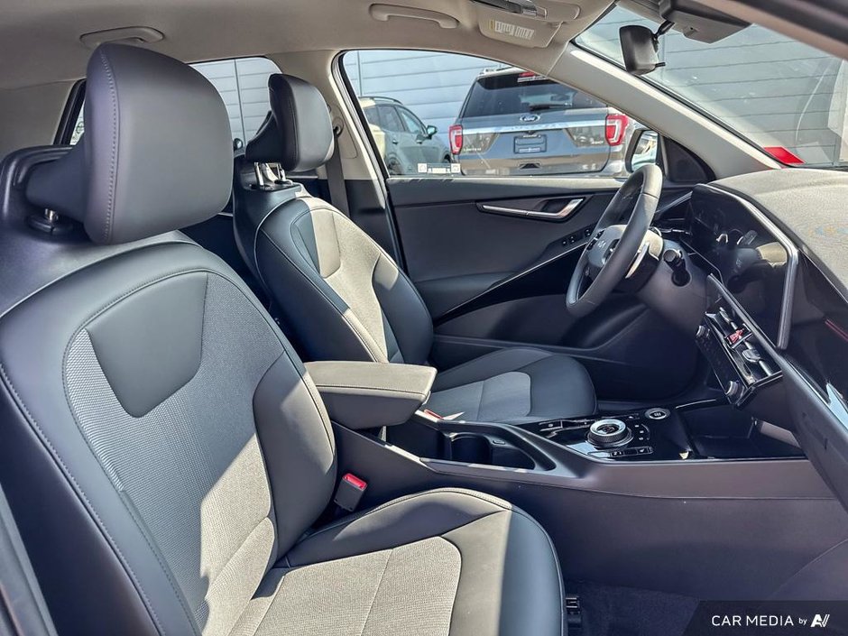 2025 Kia Niro PHEV EX-23