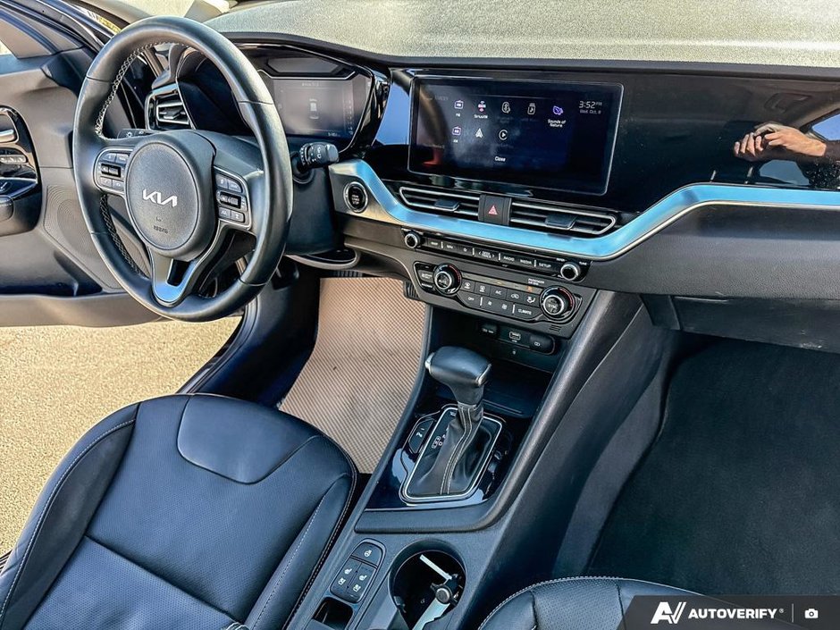 2022 Kia Niro SX Touring-24