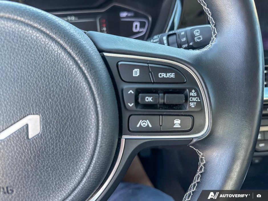 2022 Kia Niro SX Touring-16