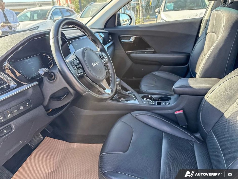2022 Kia Niro SX Touring-10