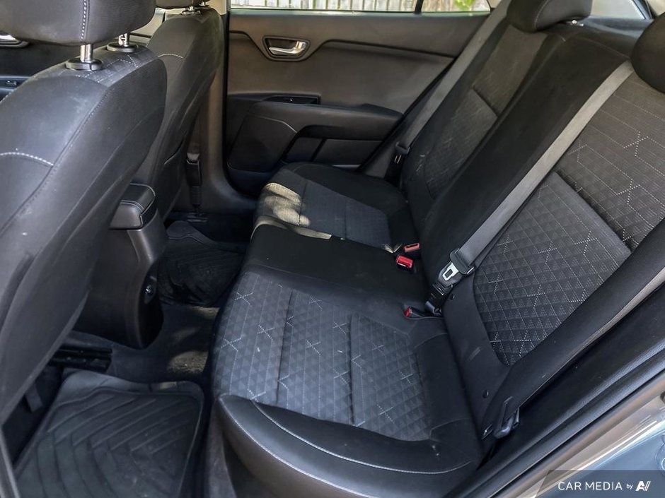 2022 Kia Rio 5-door-21