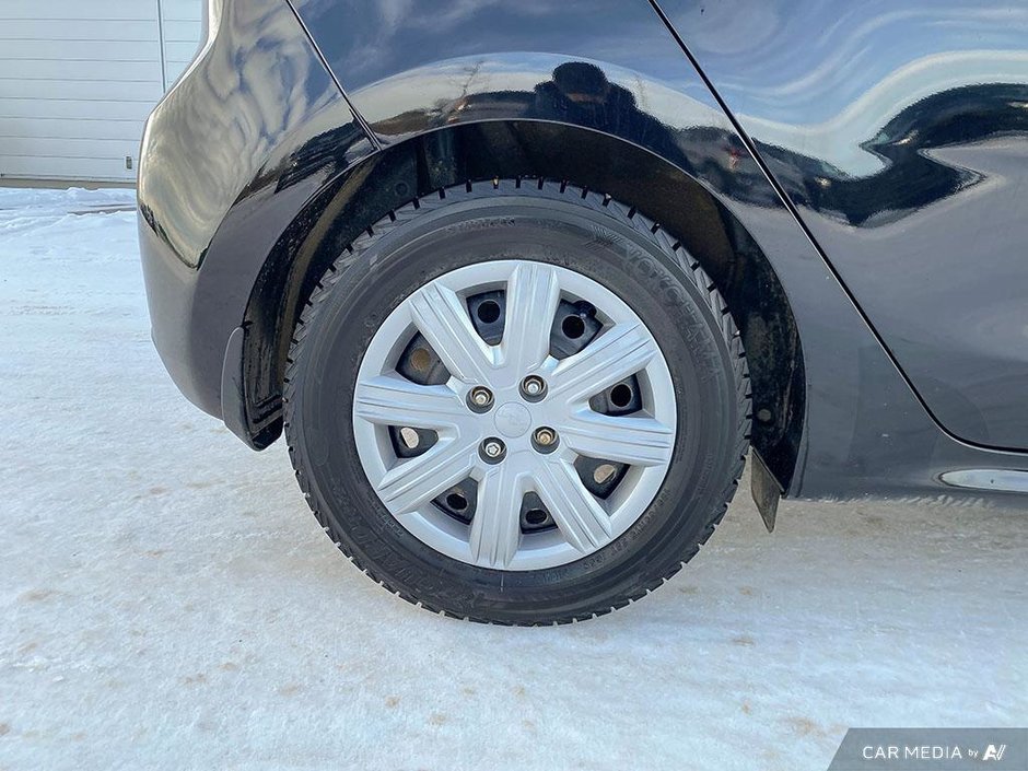 2023 Kia Rio 5-door LX+-7