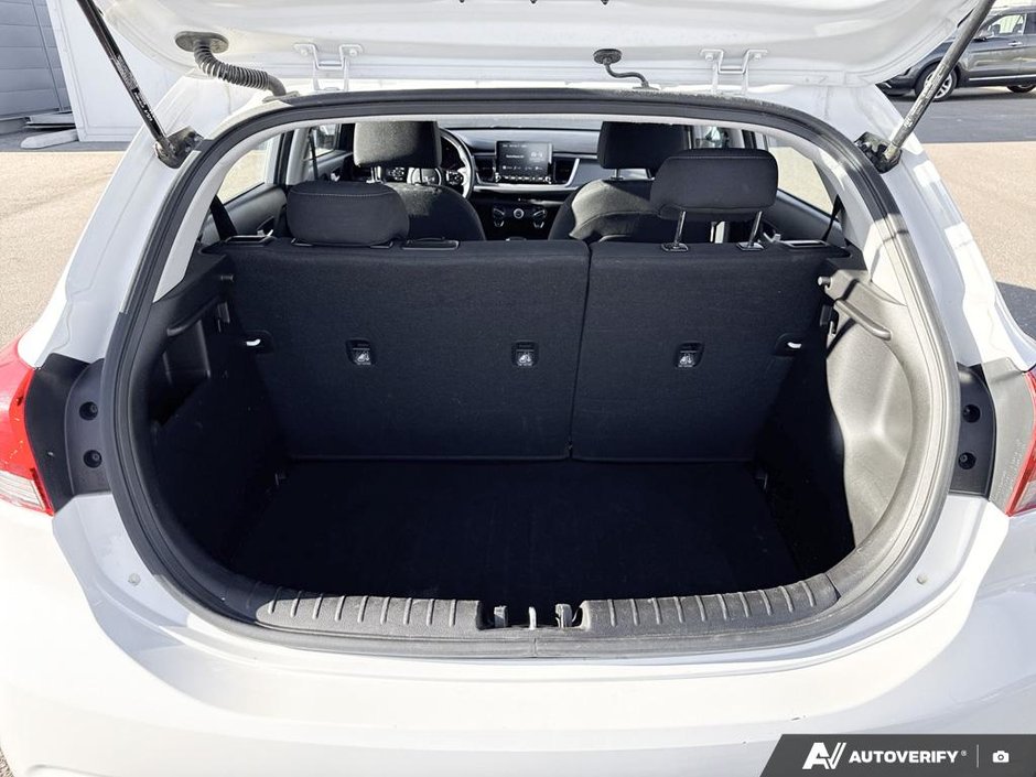 2023 Kia Rio 5-door LX+-9