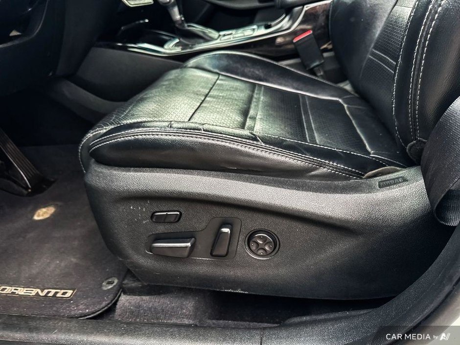 2020 Kia Sorento EX+ V6-21