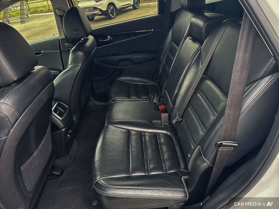 2020 Kia Sorento EX+ V6-22