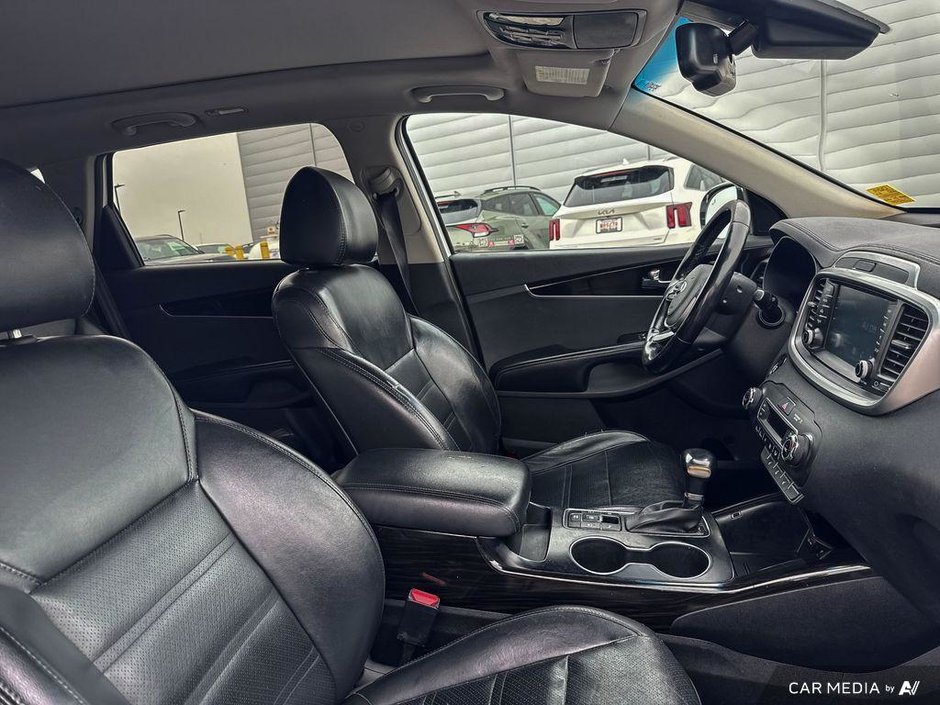 2020 Kia Sorento EX+ V6-23