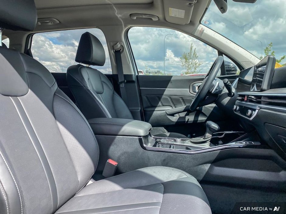 2025 Kia Sorento X-Line-23