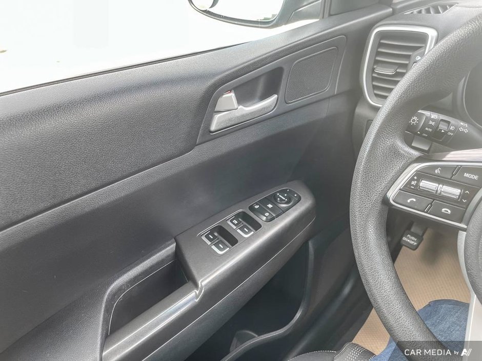 2020 Kia Sportage LX-12