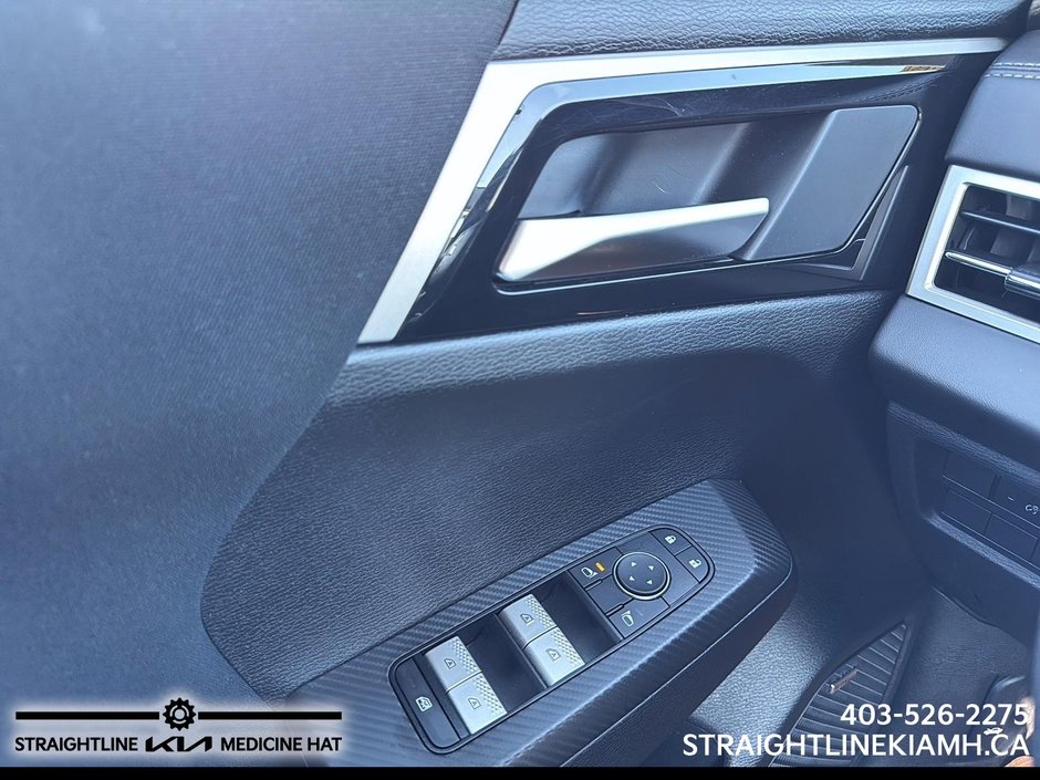 2025 Mitsubishi OUTLANDER ES-10