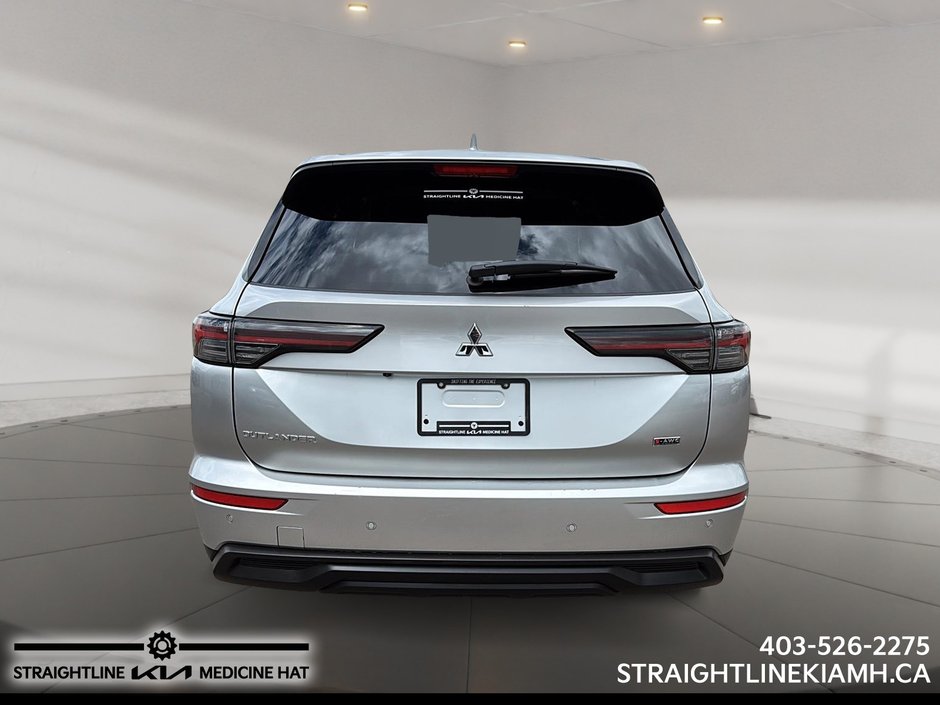 2025 Mitsubishi Outlander ES-2