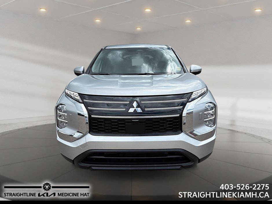 2025 Mitsubishi Outlander ES-1