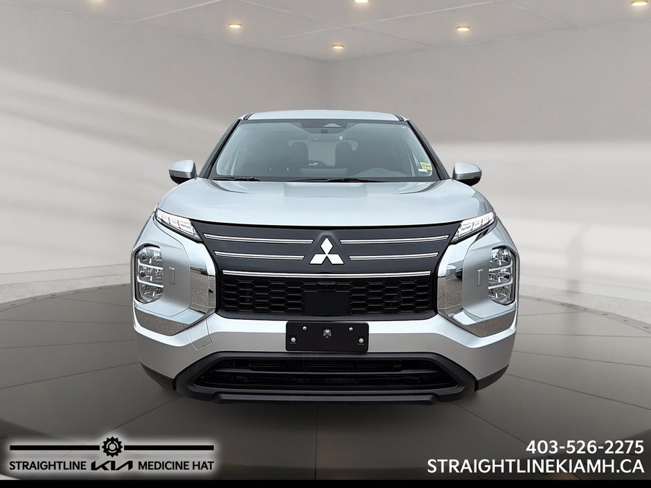 2025 Mitsubishi Outlander ES-1